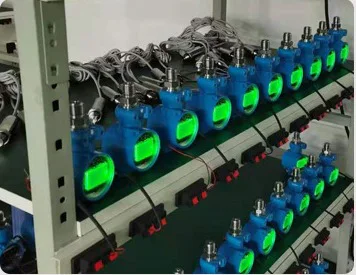 Pressure transmitters operating during a powered aging check